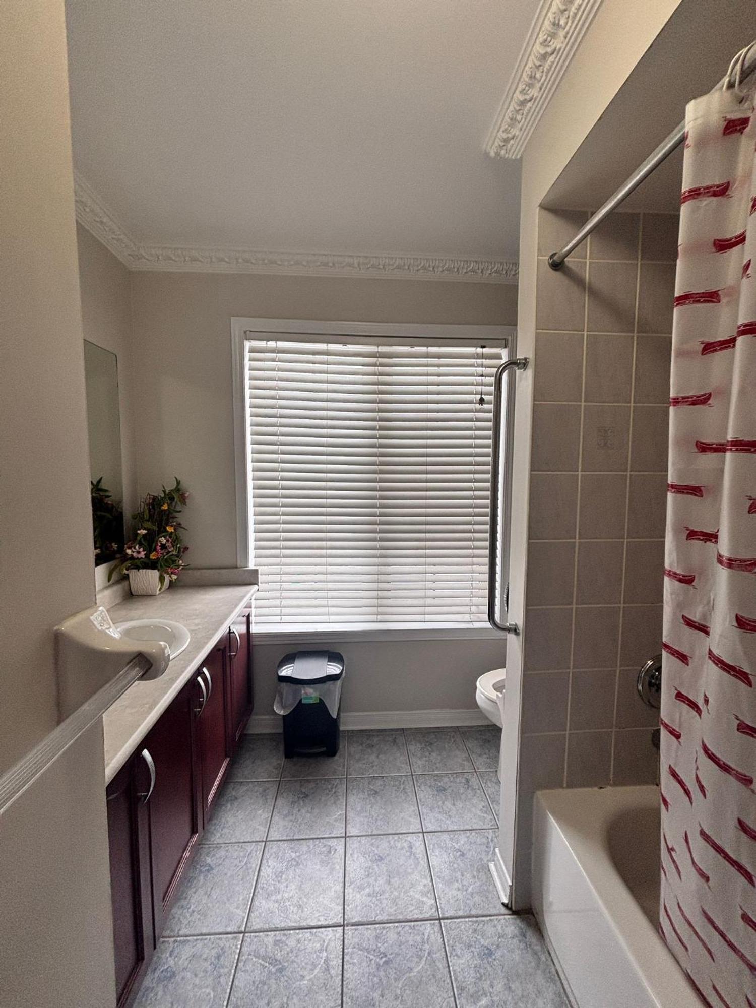 Bright Queen Room Close To Sheridan College And Airport Брамптън Екстериор снимка